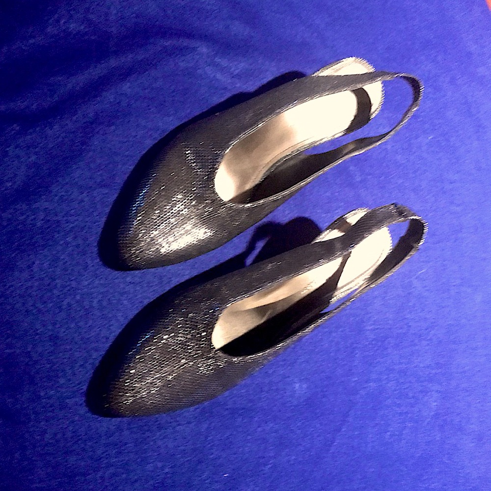 Shoes - Picture 3 of 6